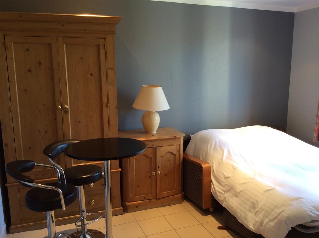 Residence Hotel Les Ducs De Chevreuse Avec Hebergement, Repas & Pdj, Seminaire, Bureau & Parking Room photo